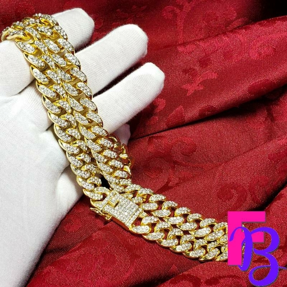 Iced Miami Cuban Necklace - Picture 5 of 17